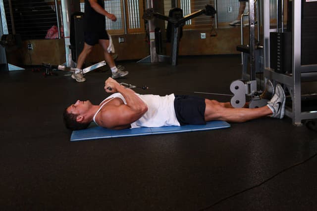 Lying Cable Curl - view 2