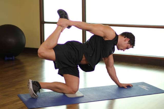 All Fours Quad Stretch - view 2