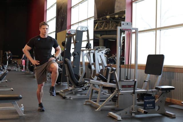 Bodyweight Walking Lunge