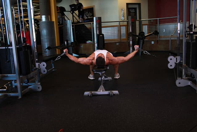 Flat Bench Cable Flyes