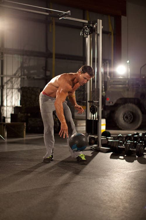 One-Arm Medicine Ball Slam - view 2