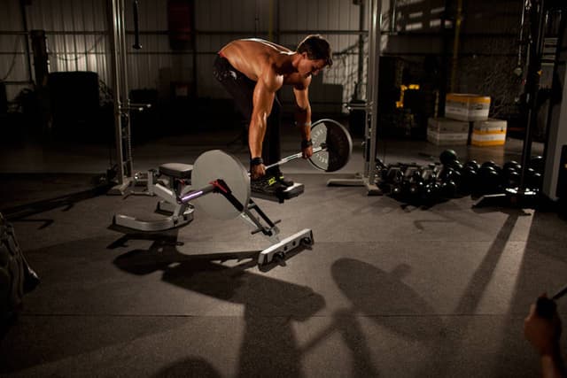 Straight Bar Bench Mid Rows